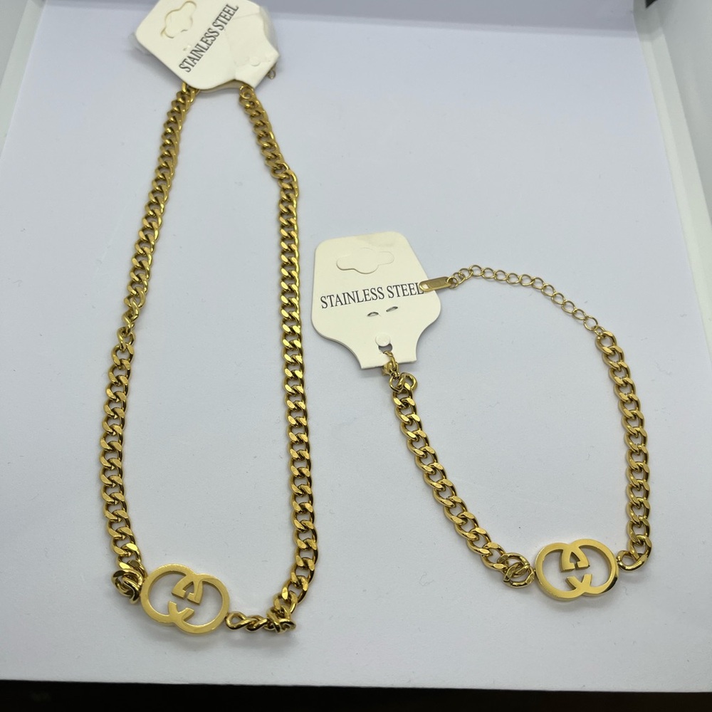 18k Gold Plated Chunky Cuban Link Pendant Necklace with matching bracelet